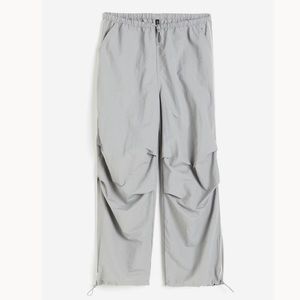 H&M Parachute Pants in Gray | Size XS